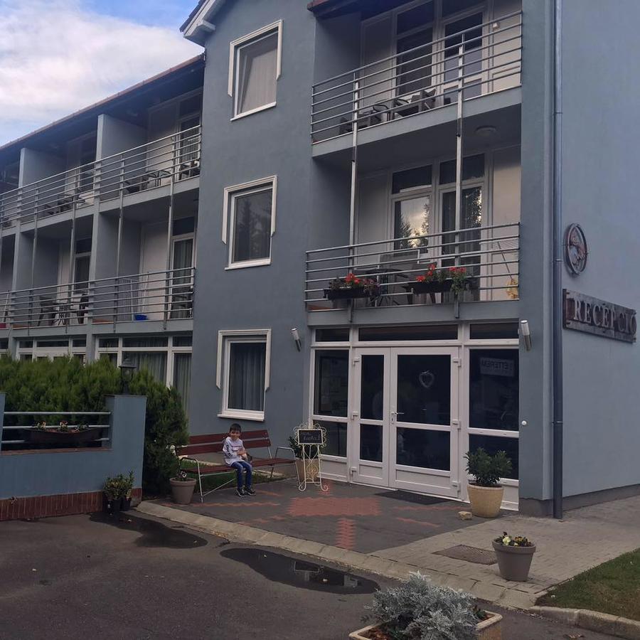Solar Club Apartman Sopron Eksteriør bilde